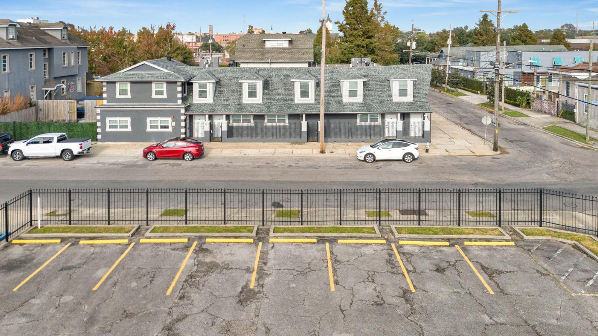 Mid-city Muse W Pool -spacious 5br Minutes To Fq Hotel New Orleans