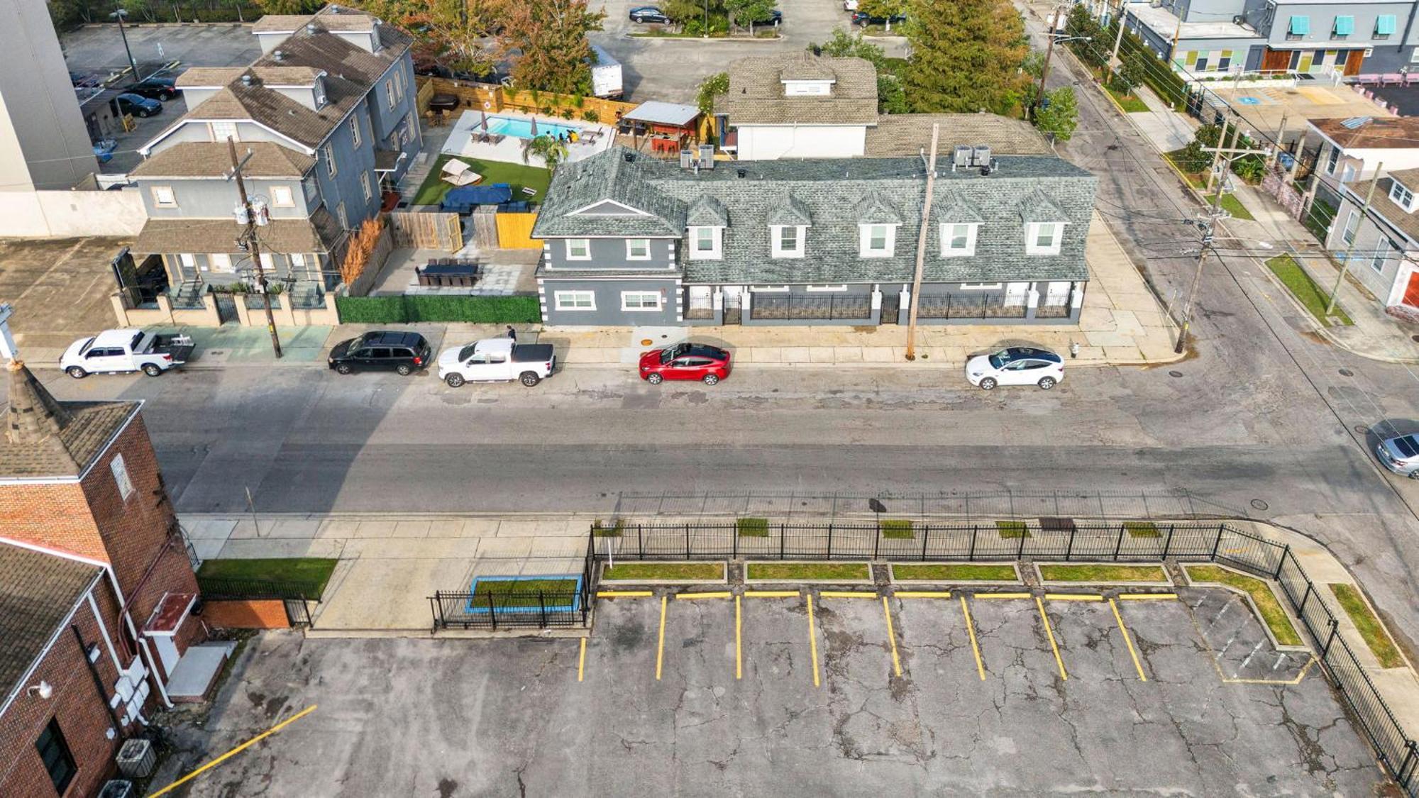 Hotel Mid-city Muse W Pool -spacious 5br Minutes To Fq