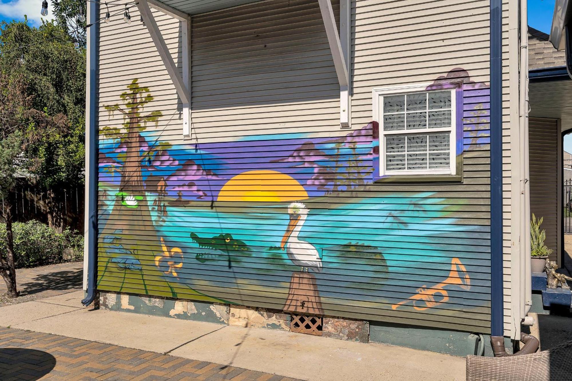 Mid-city Muse W Pool -spacious 5br Minutes To Fq Hotel *