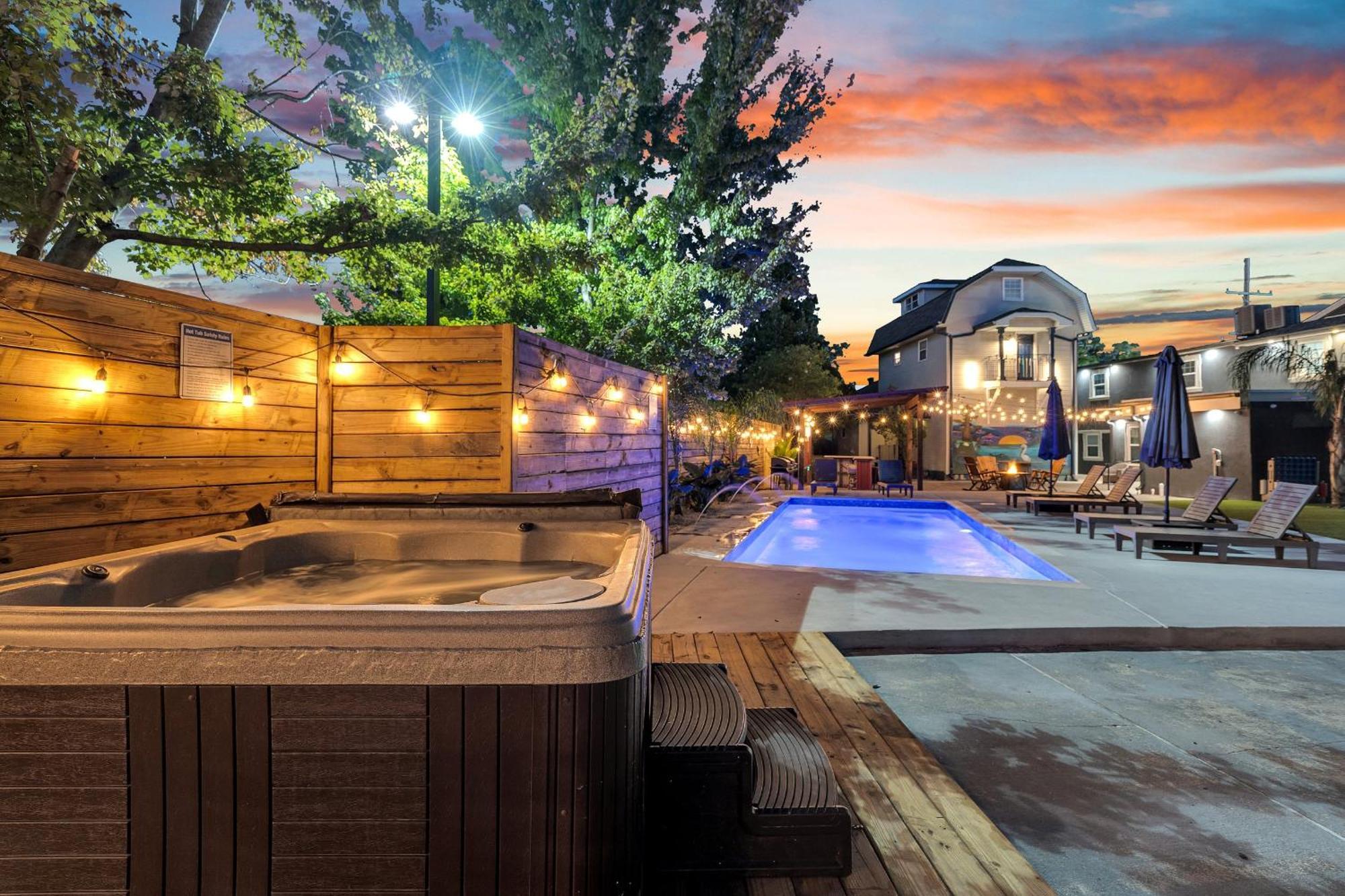 Mid-city Muse W Pool -spacious 5br Minutes To Fq Hotel