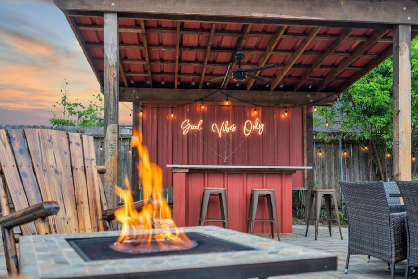 Mid-city Muse W Pool -spacious 5br Minutes To Fq Hotel New Orleans