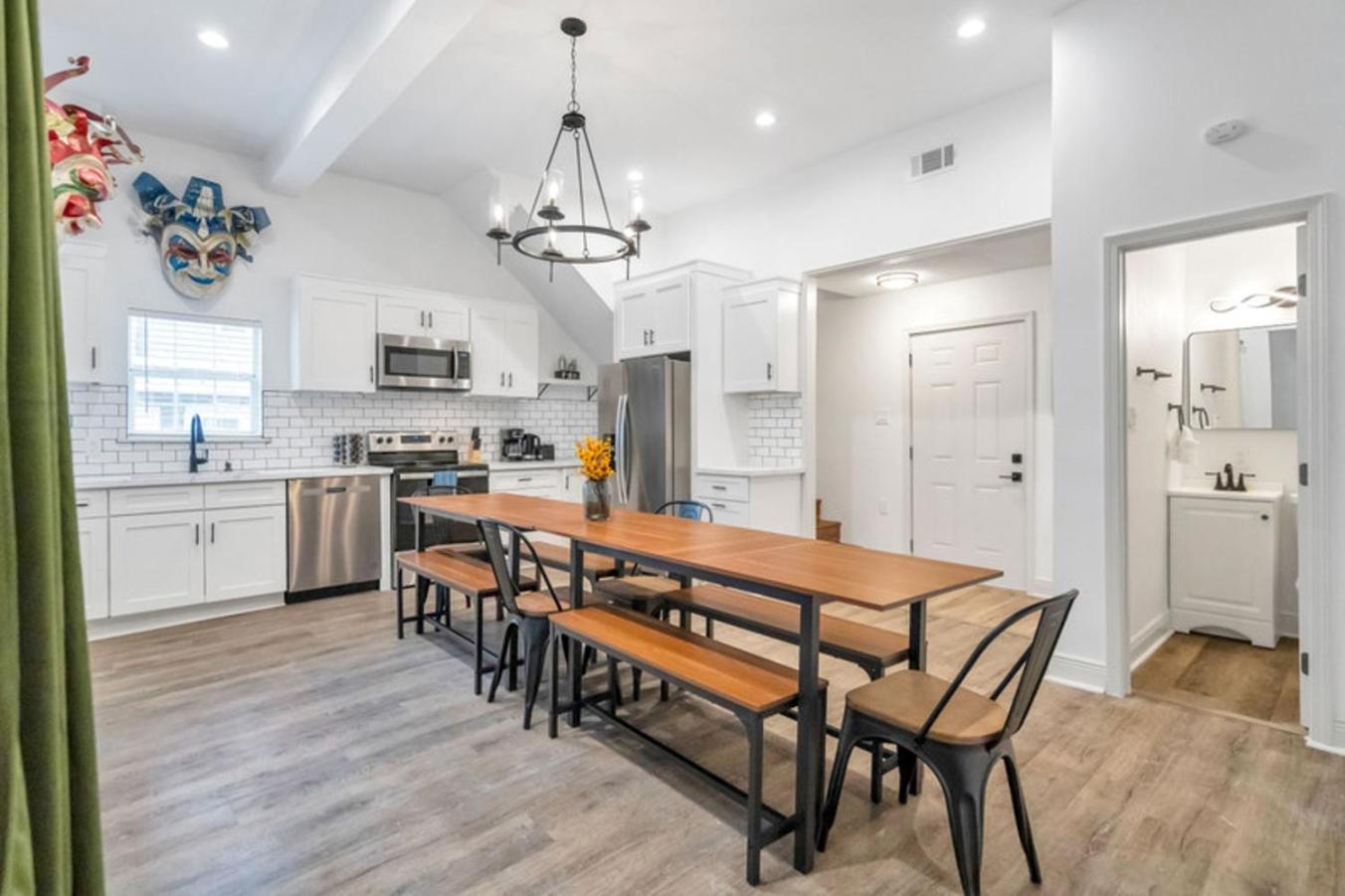 Mid-city Muse W Pool -spacious 5br Minutes To Fq Hotel
