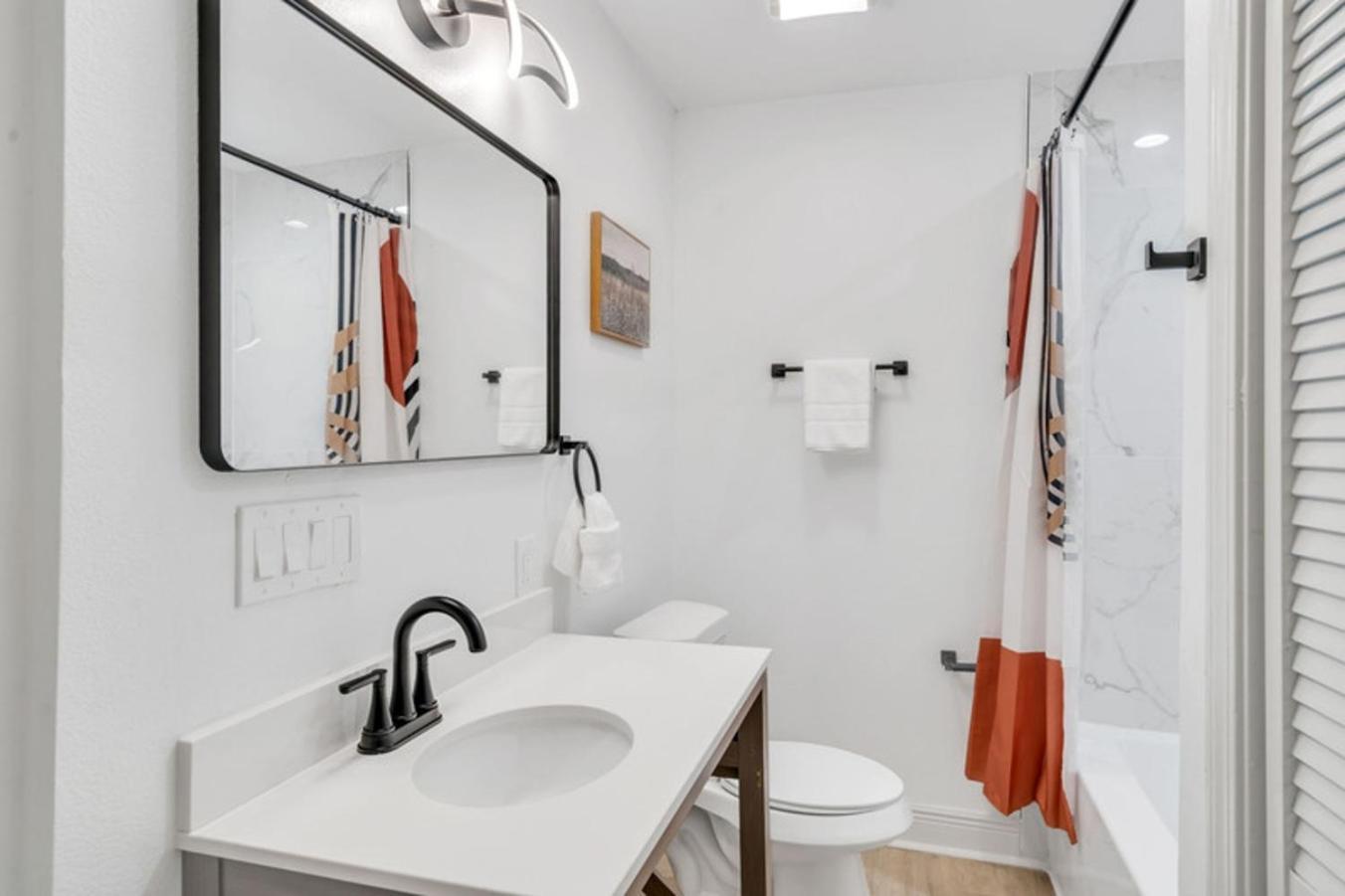 Mid-city Muse W Pool -spacious 5br Minutes To Fq Hotel *
