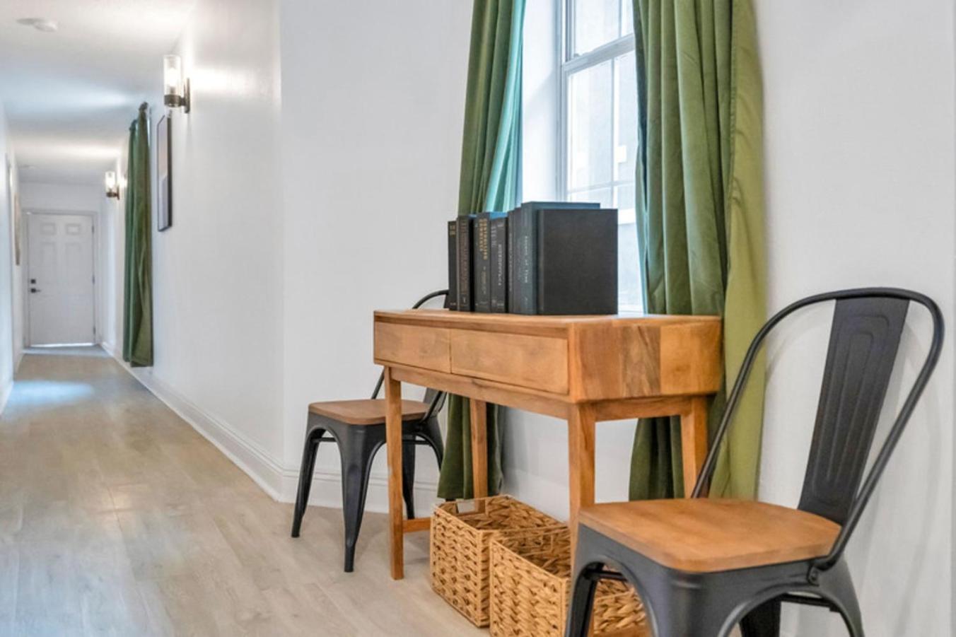 Hotel Mid-city Muse W Pool -spacious 5br Minutes To Fq