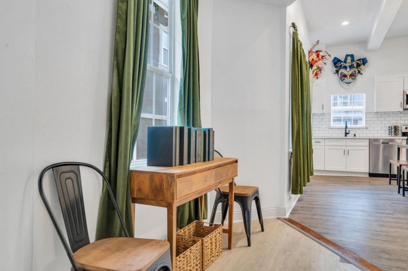 Mid-city Muse W Pool -spacious 5br Minutes To Fq Hotel *