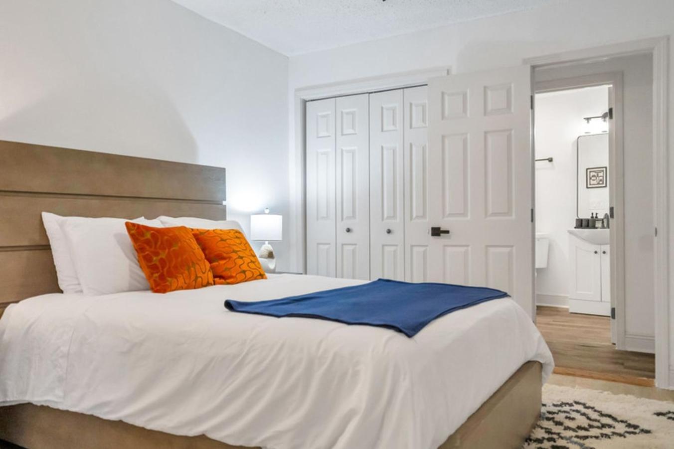 Mid-city Muse W Pool -spacious 5br Minutes To Fq