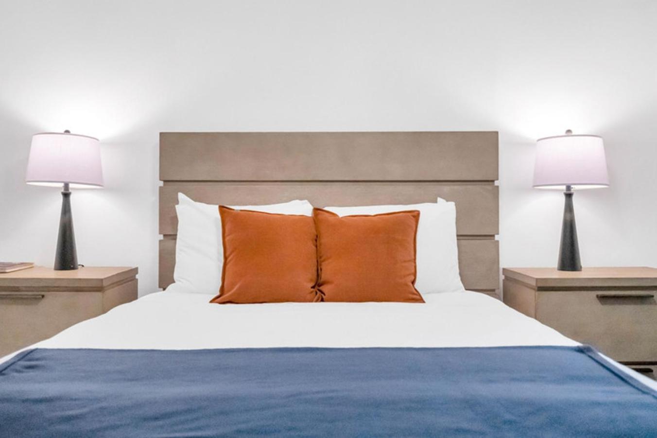Hotel Mid-city Muse W Pool -spacious 5br Minutes To Fq
