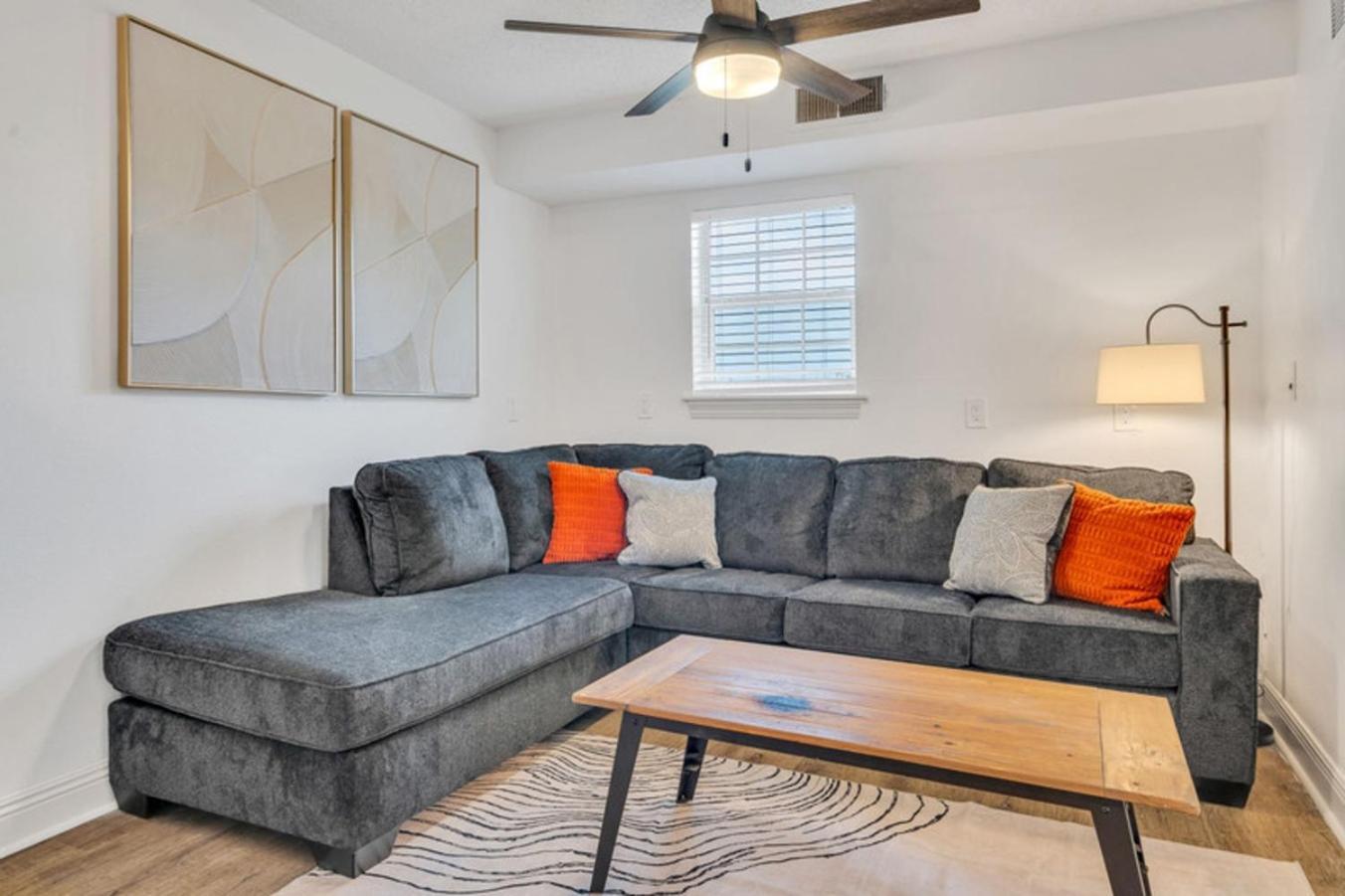 Mid-city Muse W Pool -spacious 5br Minutes To Fq