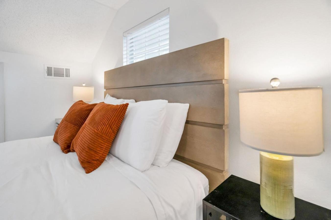 Hotel Mid-city Muse W Pool -spacious 5br Minutes To Fq