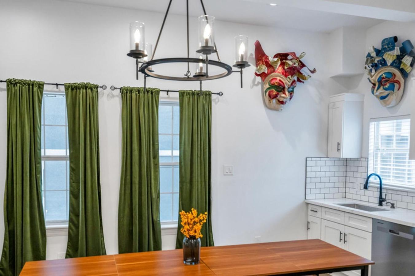 Mid-city Muse W Pool -spacious 5br Minutes To Fq Hotel *